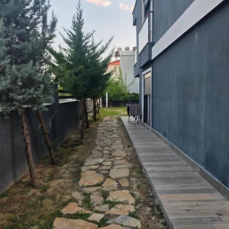 Mali Garden Side